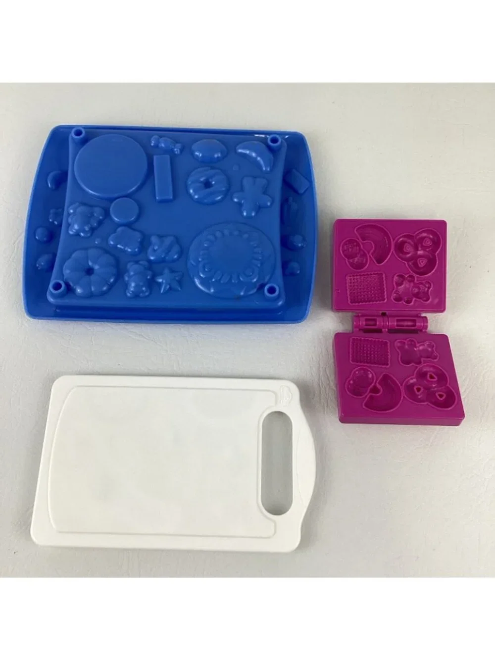 Play Doh Kitchen Creations Bundle Modeling Clay Molds Food Tray Utensils Lot